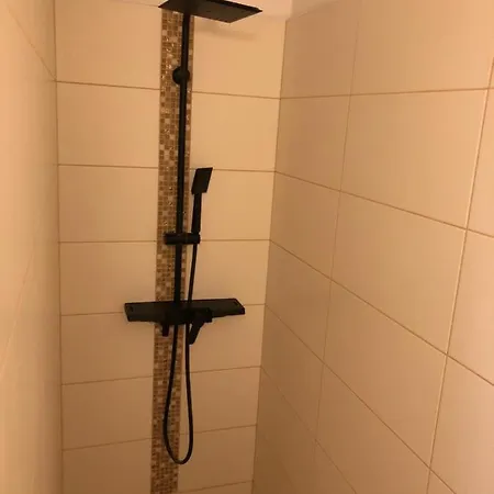 بيت ضيافة S Laskou Karel 3*